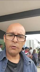 Covardia! Tiraram o Sr Márcio da casa que era dele e colocaram em uma nova,  agora após 7 anos querem que ele saia e vá para a RUA. No final acabou  ficando