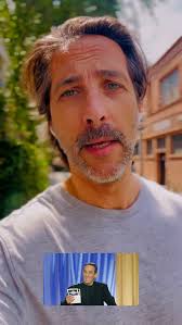 oui l’homme en noir a dit des #conneries dernièrement sur un plateau #tele  mais il a été un patron du petit écran ., #respect pour ce #présentateur