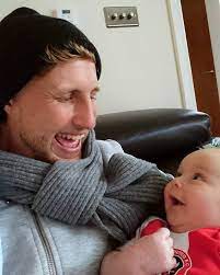 His grandfather, rotherham cc was a former yorkshire captain, and his younger brother, billy is an mcc cricketer. Cricfit On Twitter England Skipper Joe Root With His Adorable Son