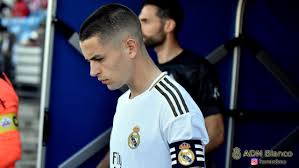 Fidalgo (born 9 april 1997) is a spanish footballer who plays as a left midfield for spanish club c.d. Alvaro Fidalgo A Un Partido De Convertirse En Jugador Centenario Adn Blanco