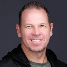 Kirsten Frey's Instagram, Twitter & Facebook