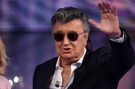 Bobby Solo, malore al concerto: come sta