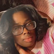 Yazzie Olivia☺️ (@yazzie_oxo)