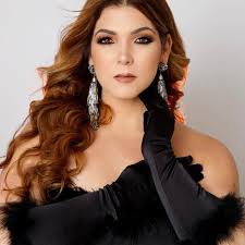 Elaine Leone's Instagram, Twitter & Facebook