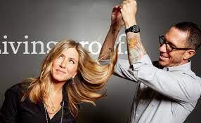 Photo shared by c h r i s m c m i l l a n on january 28, 2022 tagging @people, @maryammalakpour, · can't say this enough… my @drunkelephant happi hair scrub is . Celebrity Hairstylist Chris Mcmillan On Short Haircuts Kim Kardashian Jennifer Aniston Miley Cyrus Glamour