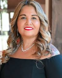 Cindy Cisneros's Instagram, Twitter & Facebook