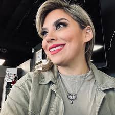 I'm looking for a stylist that specializes in black and mixed hair. I  really just need my ends trimmed, I haven't had a trim in 4 years. The  issue I'm having is