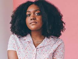 Stefanie fala sobre novo single, "Mulher MC"