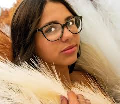 How to edit glasses to be clear in photos?