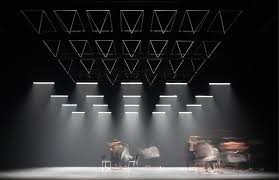 How The Human Genome Inspired This Ben Cullen Williams Atmospheric Set En 2020 Avec Images Design De Mise En Scene Scenography Scenographie