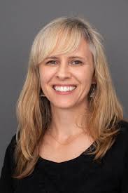 MIS Faculty Research Award Winner Dr. Sara Smith