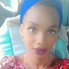 JE HAYA NI MAPENZI!! :65 Kwakweli mama Sam akashangaa sana na kuuliza,  "Aliyeongea ni mtoto au mtu mzima?" Cherry akajibu tena, "Mtu mzima  kushinda wewe" Hii kauli ilimshtua na Sabrina pia, walijikuta