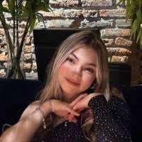 Gloria Alba's Instagram, Twitter & Facebook