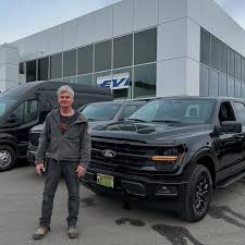 🎖️🚗 Celebrating 30 Years of Excellence: Len Burton at Orchard Ford 🌟  Today, we spotlight a true icon of Orchard Ford