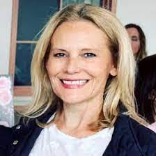 Leslie Benner's Instagram, Twitter & Facebook