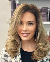 Wanda Parra's Instagram, Twitter & Facebook