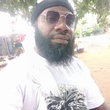 Bonjour famille livreur disponible pour tout vos colis je réside à n'dotré  0153881139 0767787085