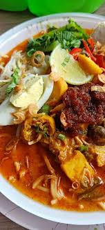 Baru ni aku kwn aku mai umh, dia request nak mkn mee kari sbb dia kata mee kari aku sedap n meletop.wahhh gitu! Resipi Mi Kari Sedap Penuh Lauk Kuah Tak Muak Memang Puas Hati