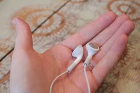 Clean the earbuds and wires with a microfiber cloth dampened with rubbing alcohol. Easy Ways To Clean Earbuds And Headphones Techengage