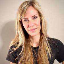 Leslie Mccarthy's Instagram, Twitter & Facebook