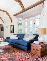 Choosing The Right Side Table And Lamp Combo Plus Six Sets For You To Try With Images Modern Traditional Living Room Rugs In Living Room Family Room Design