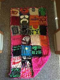 How To Make A No Sew T Shirt Blanket Tshirt Crafts Shirt Quilt Crafts
