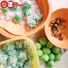 T.h.e r.a.m.b.l.i.n.g.s yesterday evening, i drove my daughter's car. Jiwa Kelantan Kuih Yang Berbentuk Bulat Berwarna Hijau Facebook