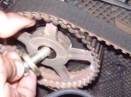 Dar se apropie destul de mult. Cum Se Schimba Cureaua De Distributie La Motoarele Volkswagen Audi Skoda Seat 1 9 Tdi Autolatest