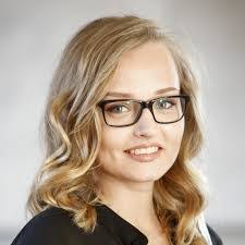 Julia Sylvester's Instagram, Twitter & Facebook