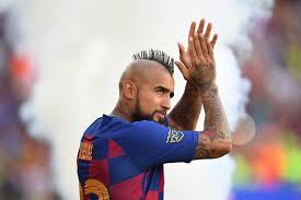 Cm, date de naissance, couleur des cheveux, couleur des yeux, nationalité. Besiktas Hat Arturo Vidal Ein Super Lig International Facebook