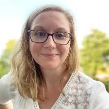 Colleen Snook's Instagram, Twitter & Facebook