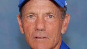 Henderson receives Greg Sherwood Award