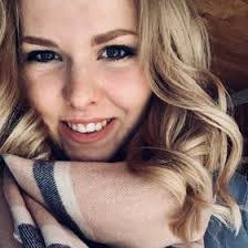 Lisa Graul's Instagram, Twitter & Facebook