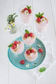 sommerliche himbeercreme leichtes dessert im glas lieberbacken rezept himbeercreme dessert im glas leichte desserts