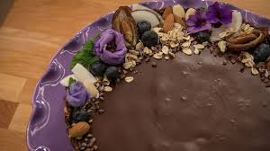 Das Grosse Backen Vegane Hafer Dattel Tarte Mit Heidelbeer Pudding Rezept In 2021 Das Grosse Backen Lebensmittel Essen Dattel