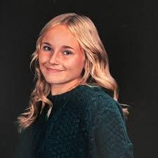 Lilly Neal's Instagram, Twitter & Facebook