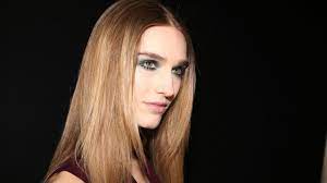 Have an upcoming color appointment ($200) and haircut ($100) normally i'd tip $40 for the colorist and $20 for the stylist. How Much To Tip Your Stylist For The Holidays And Other Salon Etiquette Tips Answered Glamour