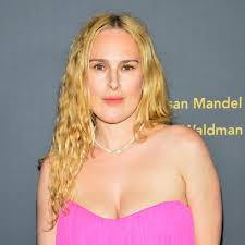 Mindy Kaling's ultra rare glimpse at her new baby Anne