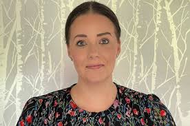 Kellie Oliver's Instagram, Twitter & Facebook