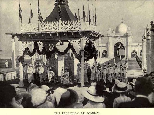 Mumbai Heritage on X: "Today in 1911- King George V &amp; Queen Mary at Apollo Bundar landing stage in Bombay, during Coronation tour of India" / X