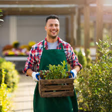 In berlin sind die meisten passenden. Gartner In Landeshauptstadt Saarbrucken