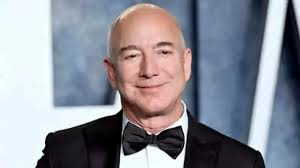 Jeff Bezos Prioritizes Experimentation and Adaptability in Business Strategy