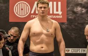 Россиянин александр поветкин превосходит британца диллиана уайта по многим показателям, считает тренер чемпиона мира по версиям ibf и wbc в полутяжелом весе. Boks Povetkin Hanter Video Boya Sport Ru