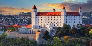 Επιλέξτε τις ημερομηνίες που επιθυμείτε και δείτε τη διαθεσιμότητα. Proorismoi Mpratislaba To Mystiko Toy Doynabh