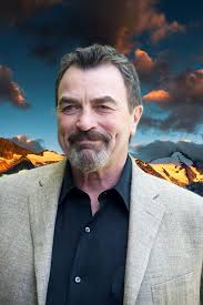 Tom looks sooo sweet and handsome!❤️🙏