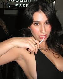 strolling through soho during my lunch break (forcing @sydney.doyle to take  outfit pics)