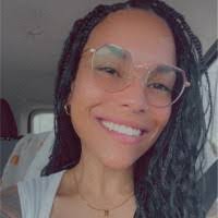 Nicole Bray's Instagram, Twitter & Facebook