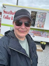 Does anyone know if you can sit and eat in D Spot or is it just takeout?