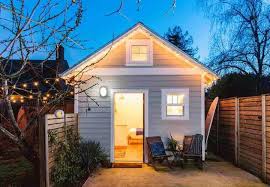 It makes them stand out and the viewers focus on the shape instead of the size. Bright Airy Portland Tiny House Alberta Arts Tiny Houses For Rent In Portland Oregon United States