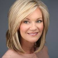 Wendy Ewing's Instagram, Twitter & Facebook